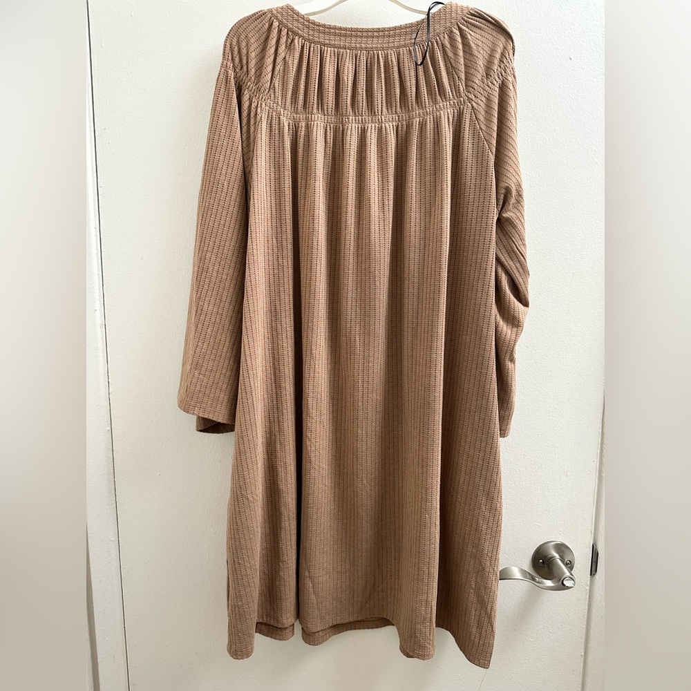 Gigio brown dress, size small. Never been worn, tags still on it